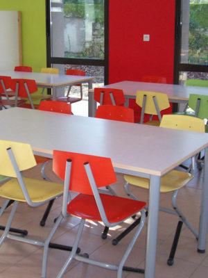 M149 TABLES IVRY & M323 CHAISES ISSEO - LES LANDES GENUSSONS (85)